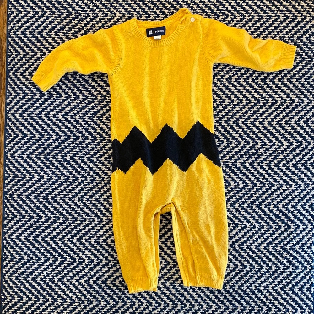 Peanuts X Gap Yellow One Piece sweater 12-18 months